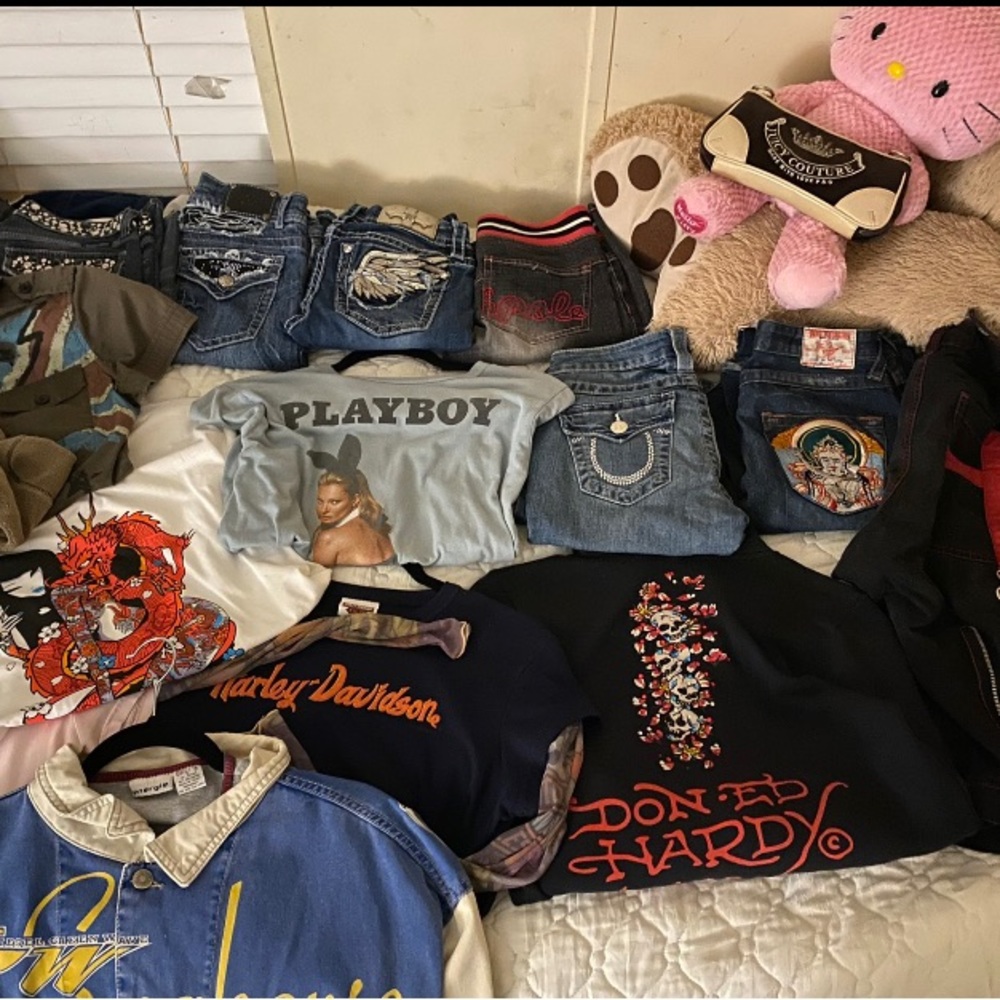 Selling this y2k grunge bundle, send offers, questions.